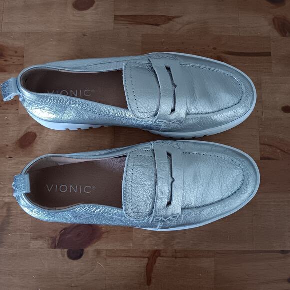 Vionic Women's Uptown Slip-On Penny Loafers Metallic Silver Size 6.5 W - Picture 4 of 9